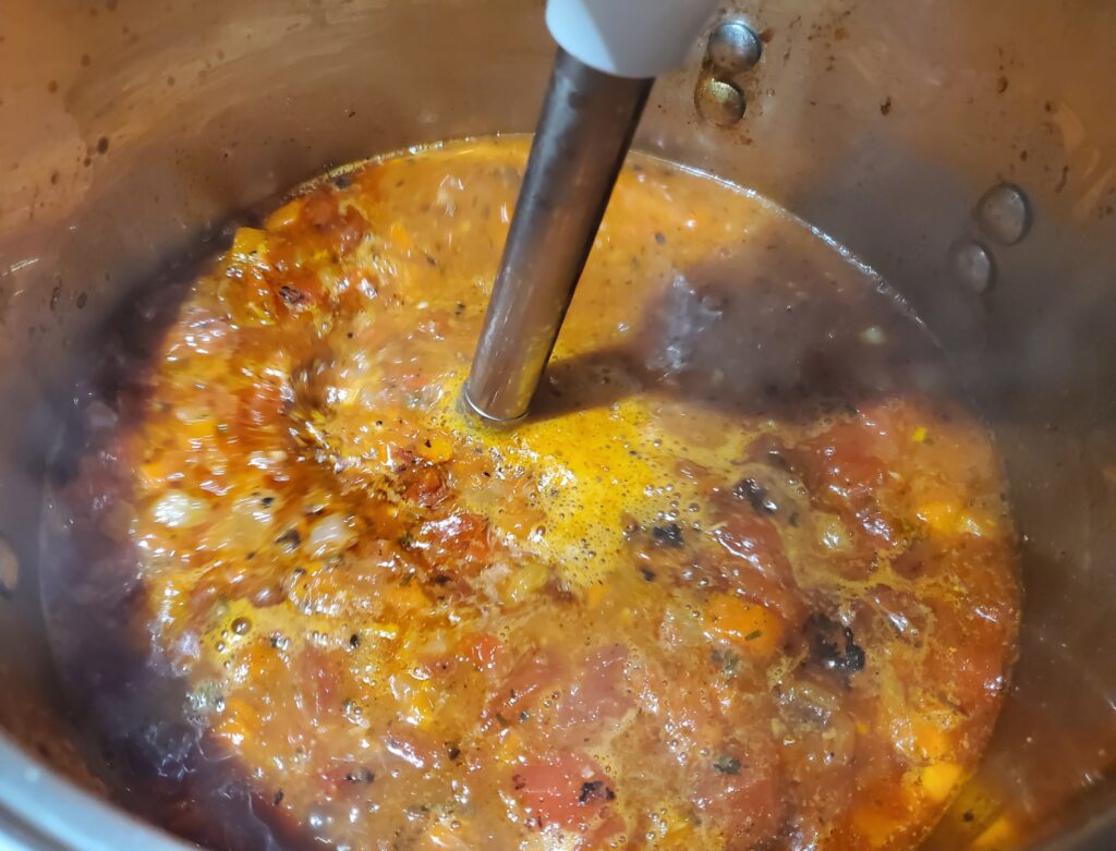 blending tomato bisque